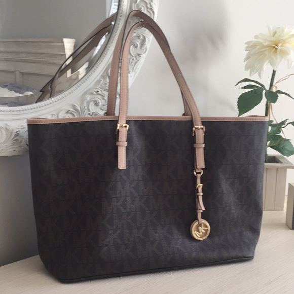 Michael Kors Jet Set Medium Multifunction tote - Picture 1 of 13